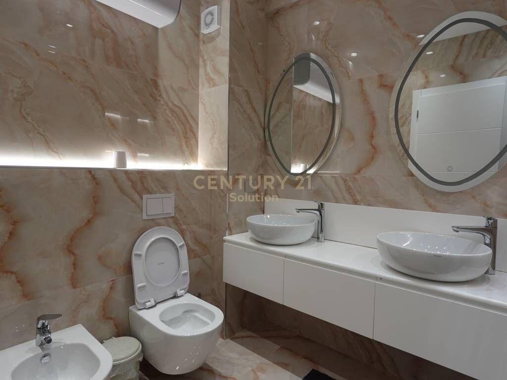 JAPIM ME QIRA 2+1+2 POSTE PARKIMI TE LIQENI I THATE! 1,350 € /Muaj