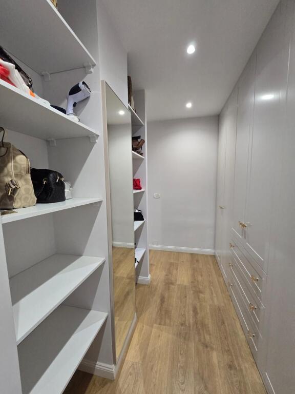 Appartamento di Lusso in Affitto in Piazza Willson