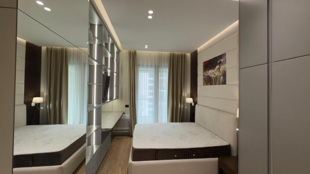 Apartament 1+1 per qira tek Square 21.