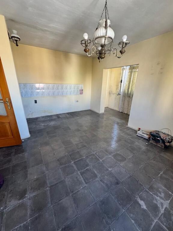 OCCASIONE DI INVESTIMENTO 🔥 📍 Vicino al Palazzo con Freccia, di fronte a Delijorgji