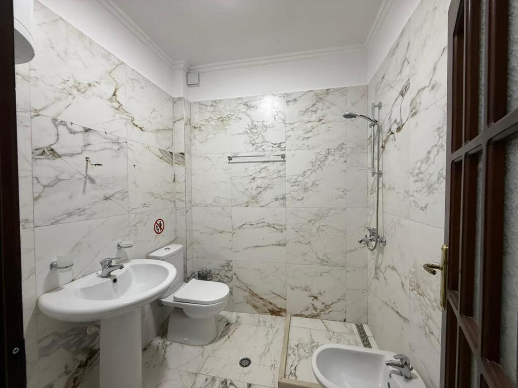 Ofrojme zyre me qira tek Sheshi Willson!