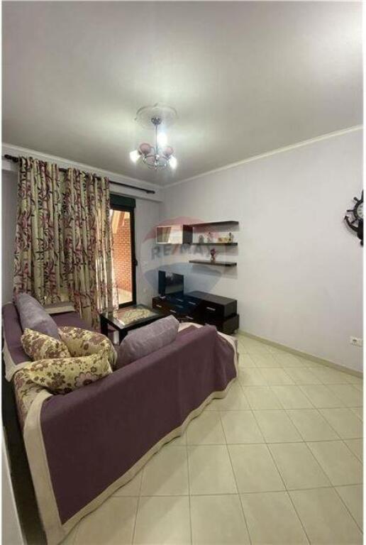 Jepet me qira 2+1 tek Kompleksi Delijorgji!