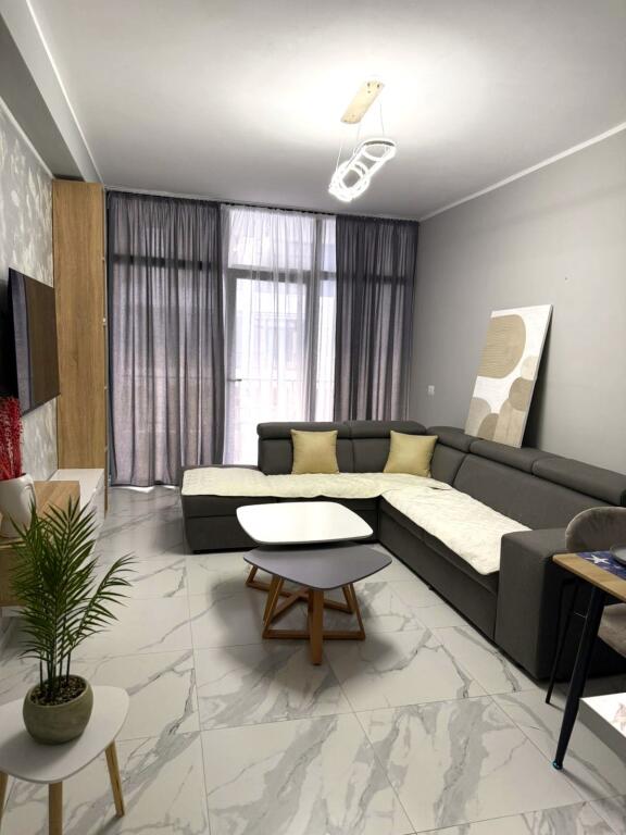 Apartament me qera Orikum