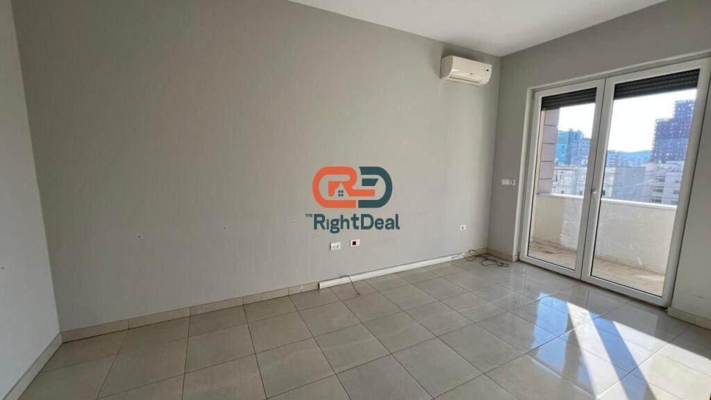 In Via Bogdaneve, Spazio Ufficio in Affitto per Diversi Tipi di Attività!