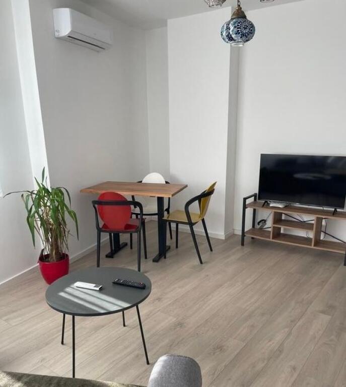 AFFITTASI APPARTAMENTO 2+1 IN VIA BOGDANEV