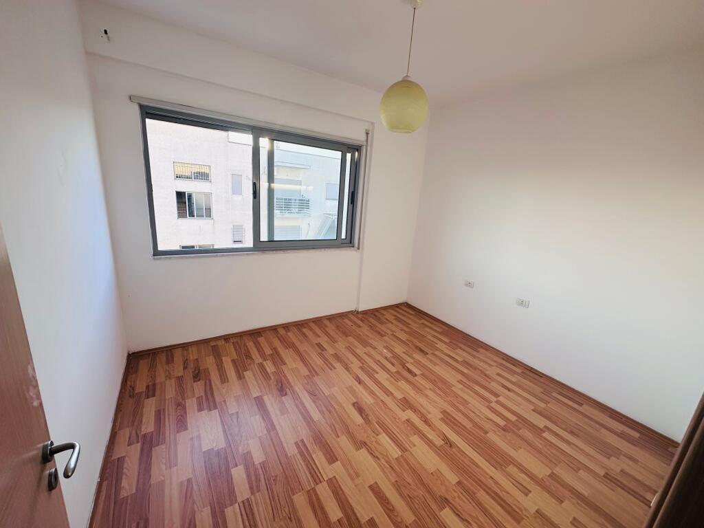 Jepet Me Qera Apartament 2+1+1 Ballkon