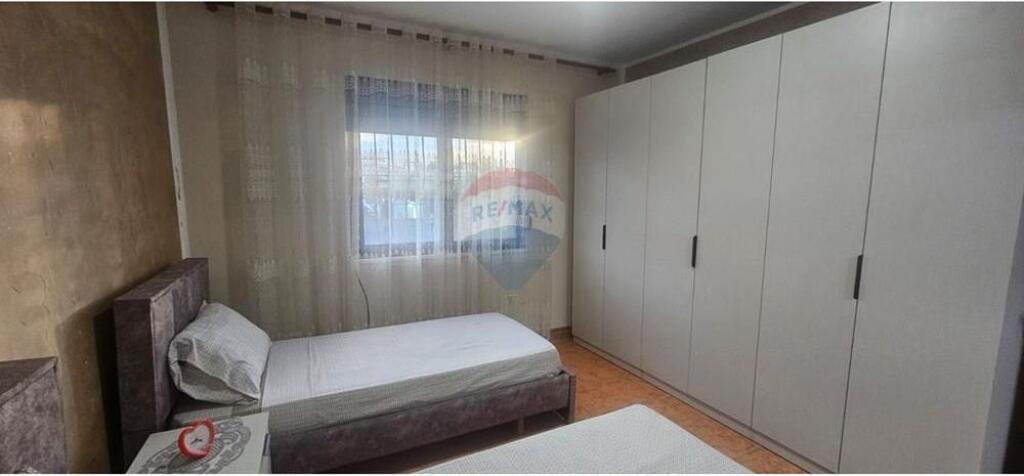 Apartament - Për Shitje - Rruga Ali Demi, Tiranë