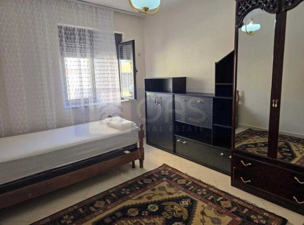 Jepet me qera Apartament 2+1 tek Siri kodra