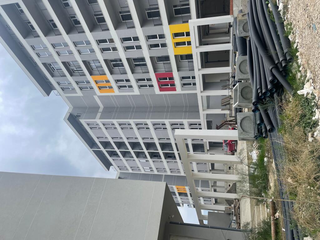 Shitet lokal, univers city