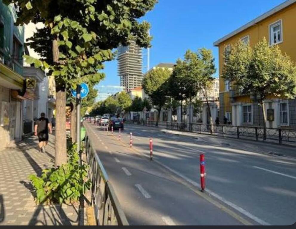 BAR-RESTAURANT VENUE FOR RENT ALONG DURRËS ROAD