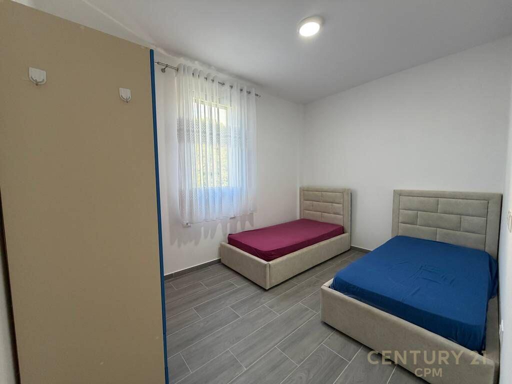 Apartament 2+1 per qira ne zonen e kombinatit