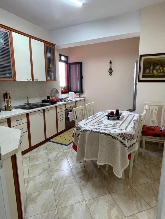 JEPET ME QIRA APARTAMENT 2+1+2 NE DURRES !