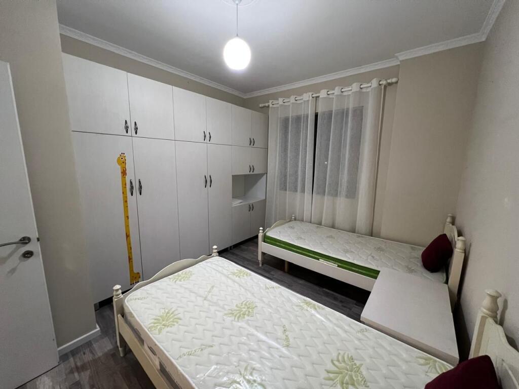 Apartament 2+1+2 per qira tek tregu elektrik i riu , 550 EURO