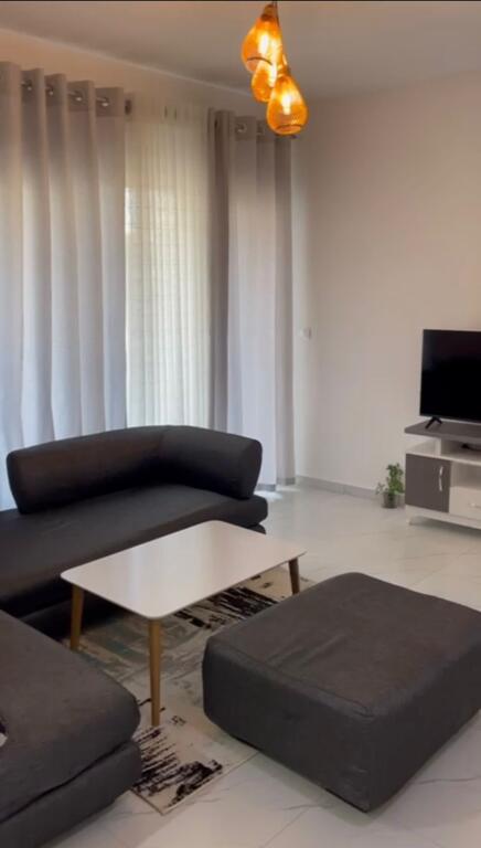 🏠 Apartament 1+1 me qira – Përballë Ring Center, Zogu i Zi