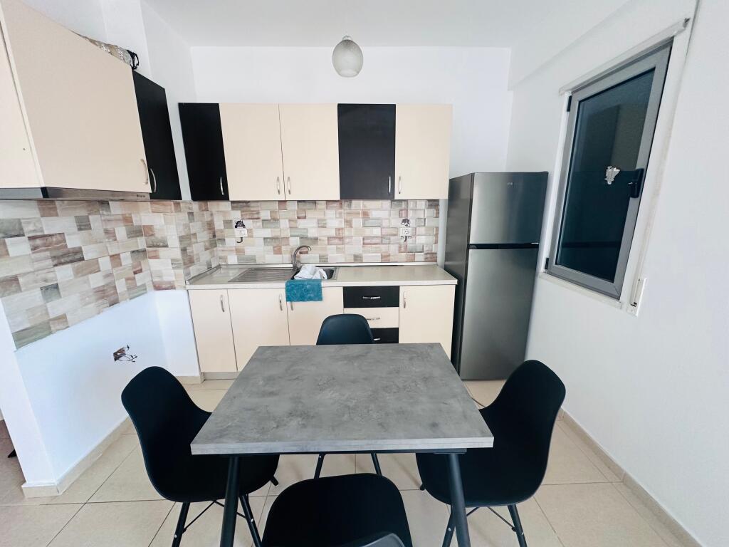 Jepet Me Qera Apartament 2+1+1 Ballkon