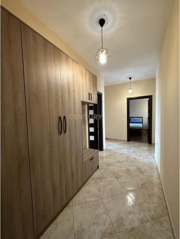 AFFITTASI APPARTAMENTO 3+1+2+GARAGE, VICINO A ISH-URT, DURRES !