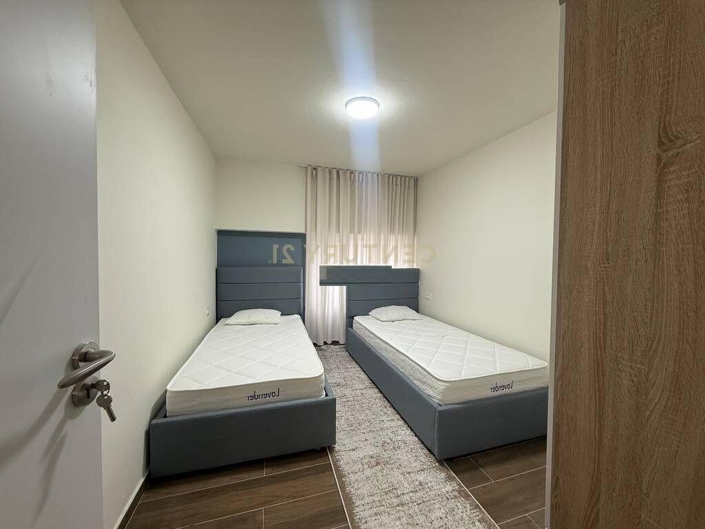 APARTAMENT 2+1 PER QIRA NE RRUGEN E BARRIKADAVE