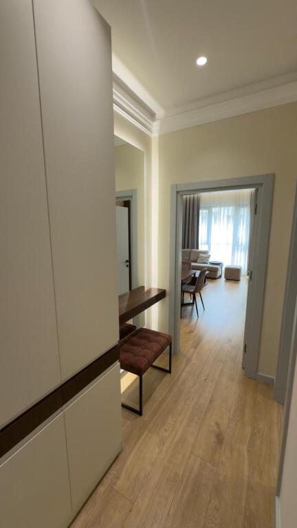 Apartament 1+1 per qira tek Square 21.