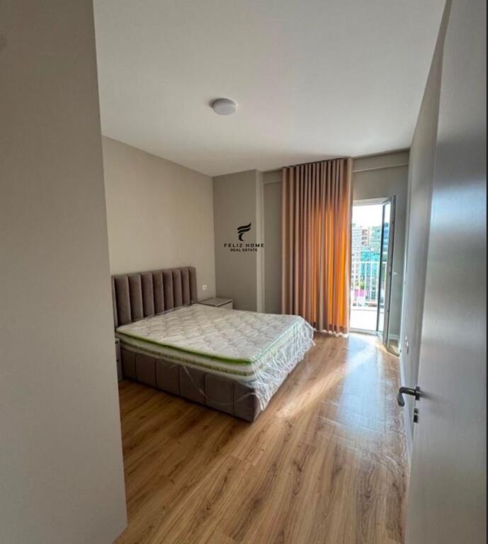 APARTAMENT ME QERA 1+1 ZOGU ZI 600 EURO