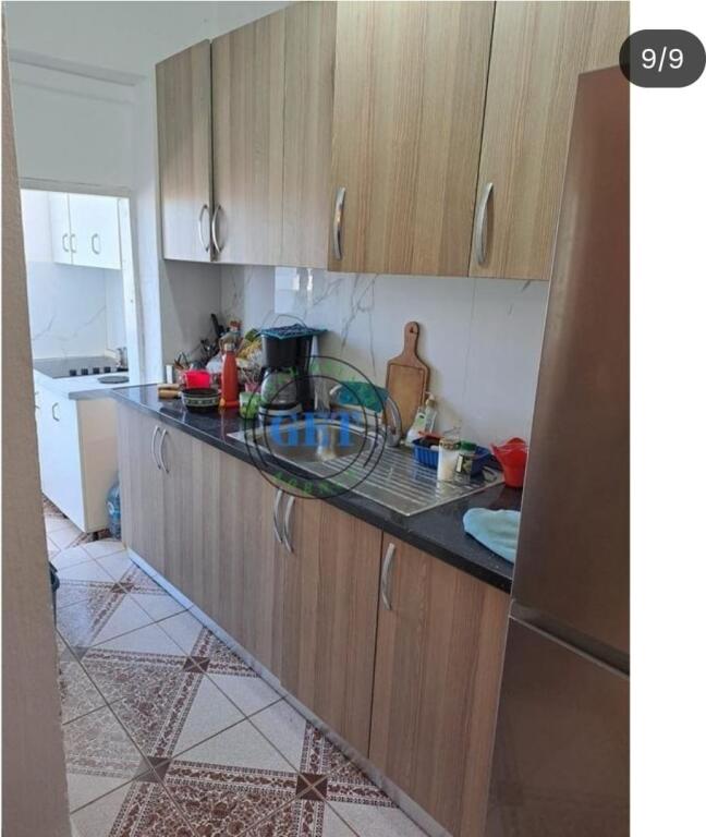 Shitet apartament 2+1,pak m nga shetitorja”Josif Budo”,Kavaje