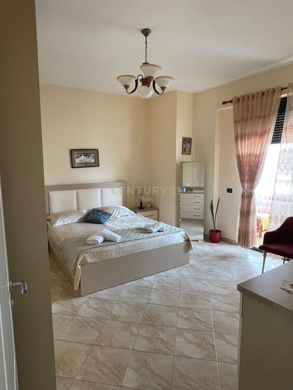 JEPET ME QIRA APARTAMENT 2+1+2 NE DURRES !