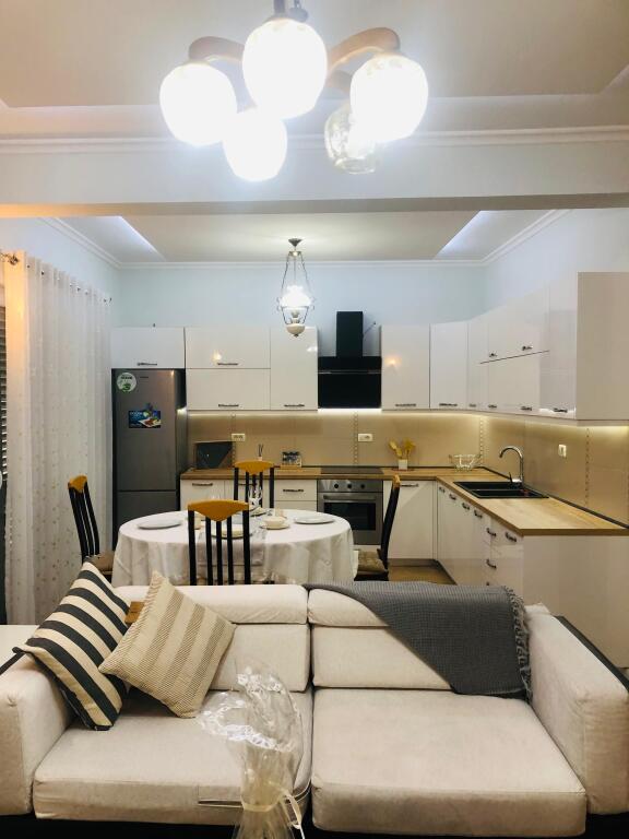 Apartament me Qira tek Rr. Durrsit