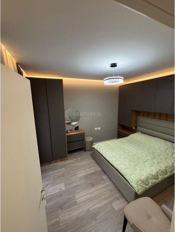 Affittasi appartamento 1+1 + posto auto a Univers City