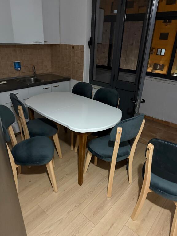 Brand new 2+1 apartment for rent. In the 21 Dhjetori area, near Oslo Bar Price: 600 thousand lek