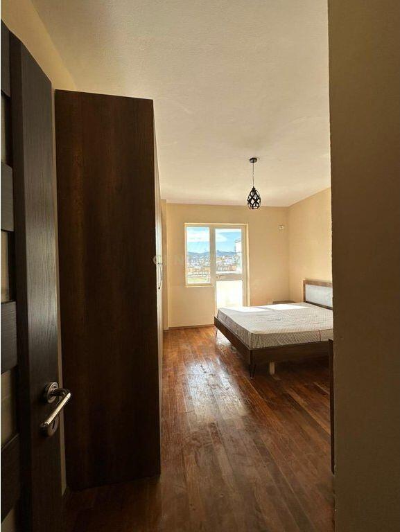 AFFITTASI APPARTAMENTO 3+1+2+GARAGE, VICINO A ISH-URT, DURRES !