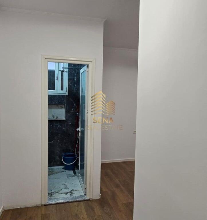 Shitet, Apartament 2+1+2tualete+Blk, Stacioni i Trenit, 218.000 Euro
