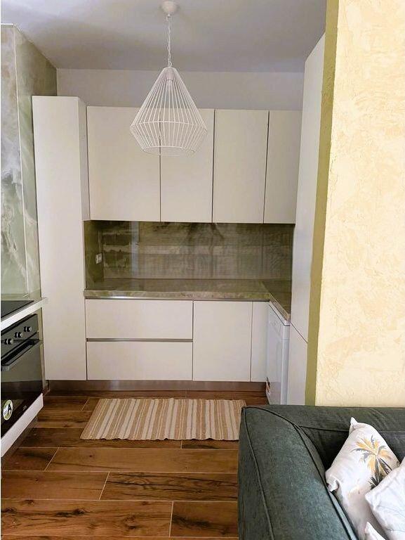 Jepet me qira apartament 2+1+2 me 2 poste parkimi“QTU”, Tiranë! 650 € /Muaj