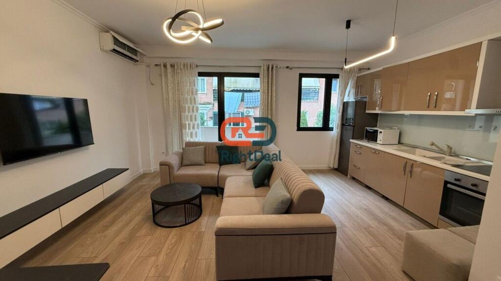 Tek Kodra E Diellit, Jepet Me Qira Apartament 1+1, Totalisht I Investuar!!!