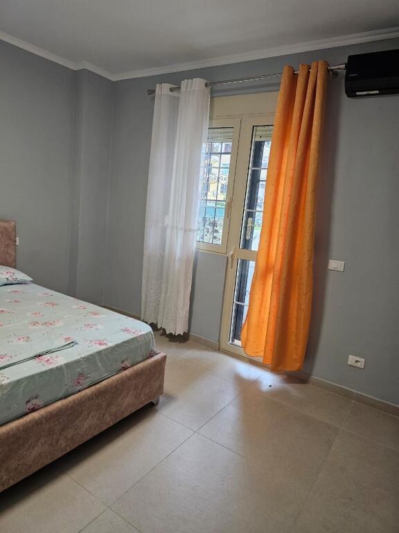 JEPET ME QIRA APARTAMENT 1+1 TE ZONA E PLAZHIT!!!