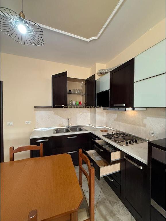 AFFITTASI APPARTAMENTO 3+1+2+GARAGE, VICINO A ISH-URT, DURRES !