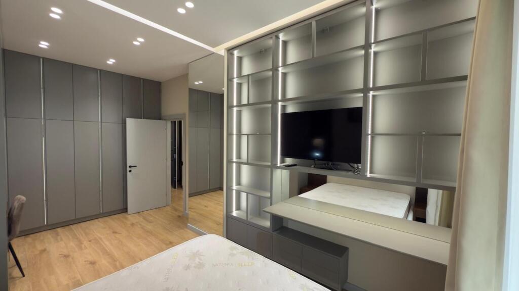 Apartament 1+1 per qira tek Square 21.