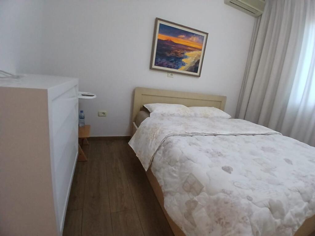 Jepet Me Qera Apartament 2+1+1 Ballkon
