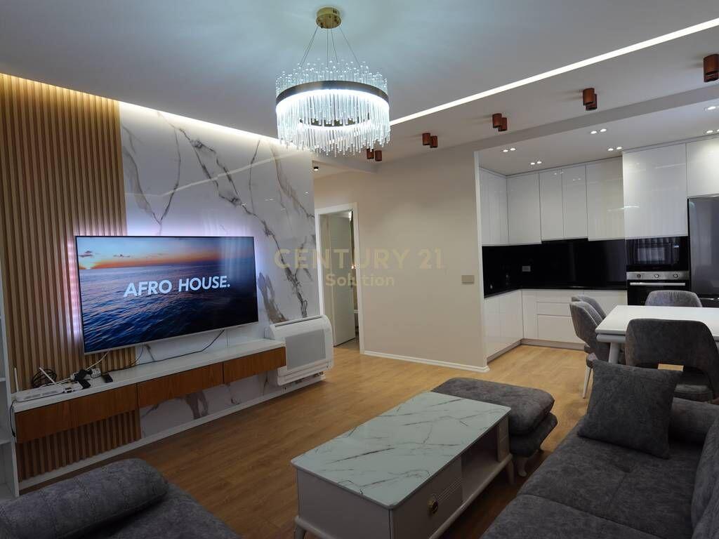 JAPIM ME QIRA 2+1+2 POSTE PARKIMI TE LIQENI I THATE! 1,350 € /Muaj