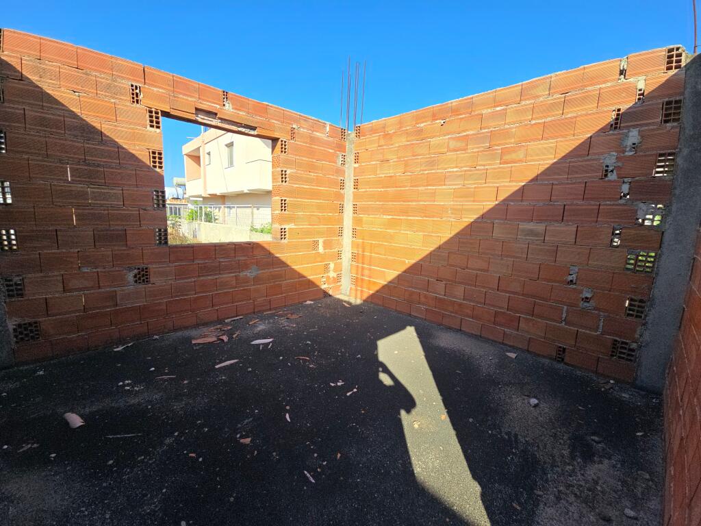 SHITET NDERTESE 1 KATESHE KARABINA NE KENETE DURRES