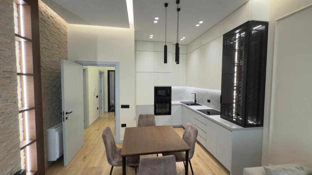 Apartament 1+1 per qira tek Square 21.