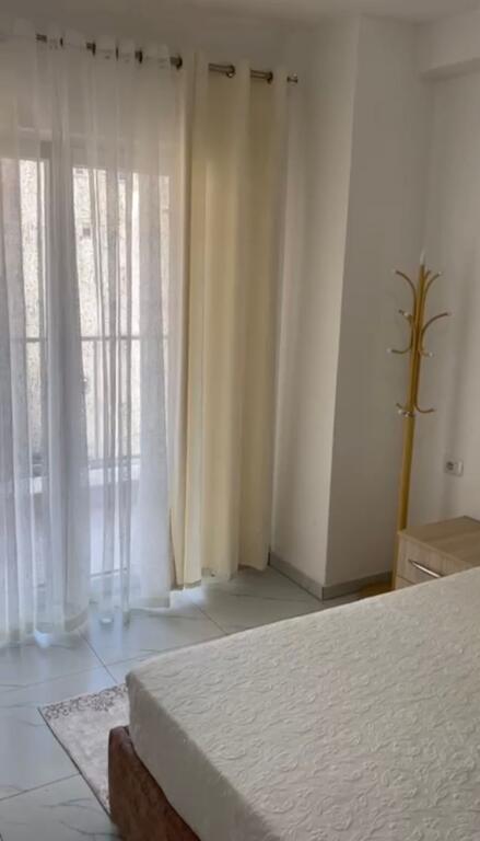 🏠 Apartament 1+1 me qira – Përballë Ring Center, Zogu i Zi