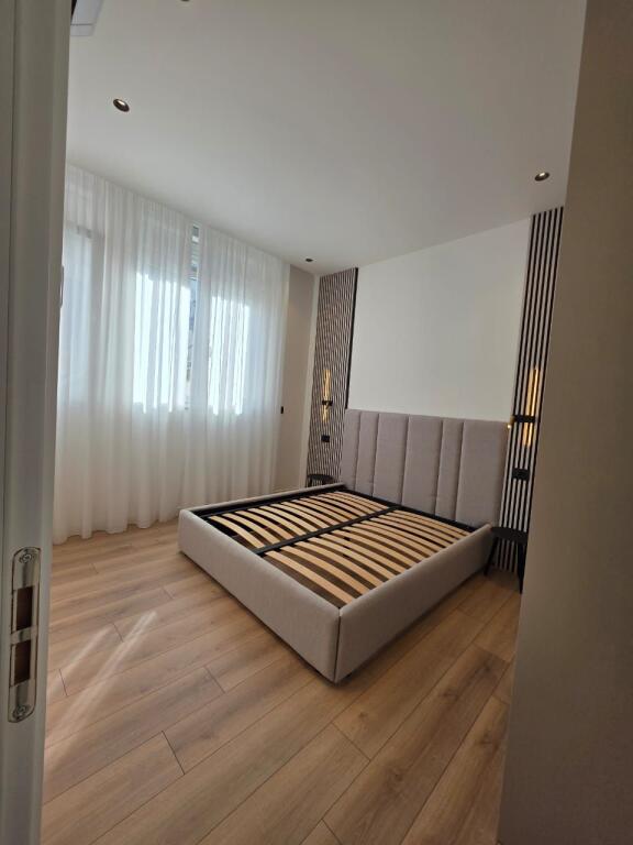 Apartament 1+1 për Shitje te Liqeni i Thate