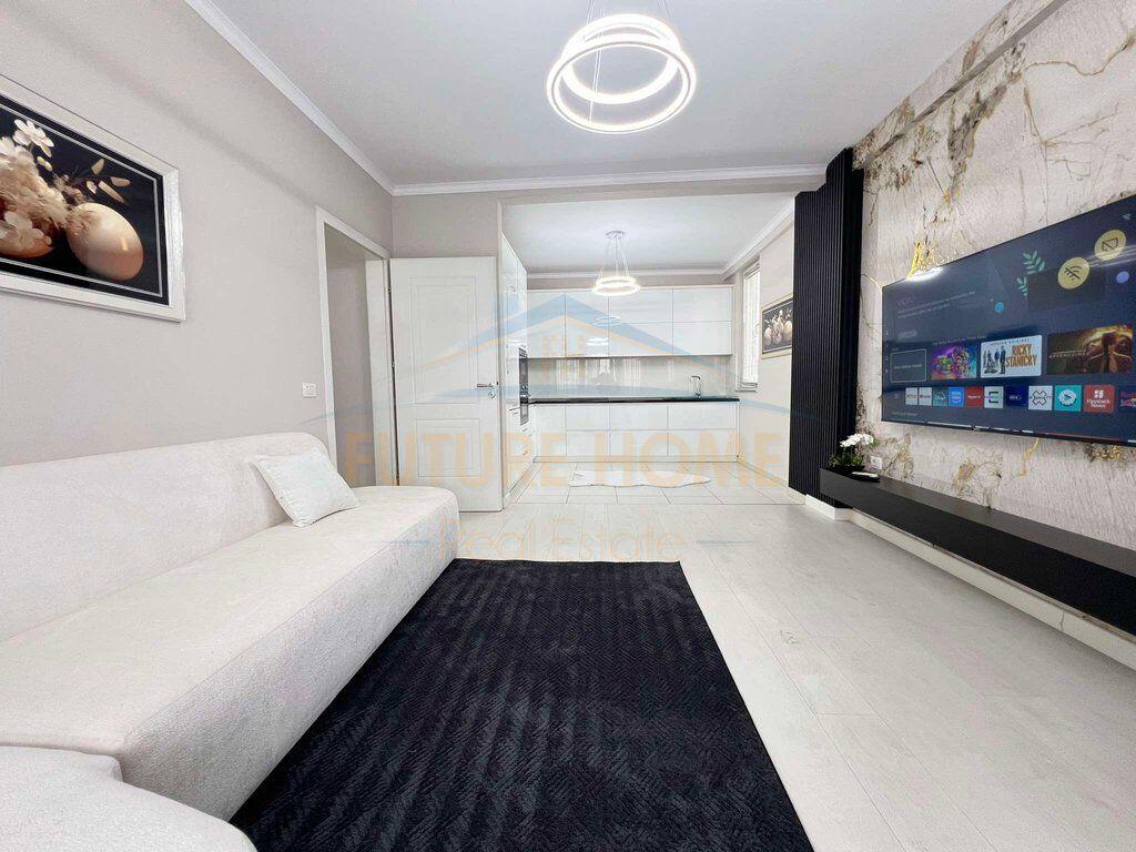 For sale, Apartment 2+1+2 Unaza e Re, Tirana