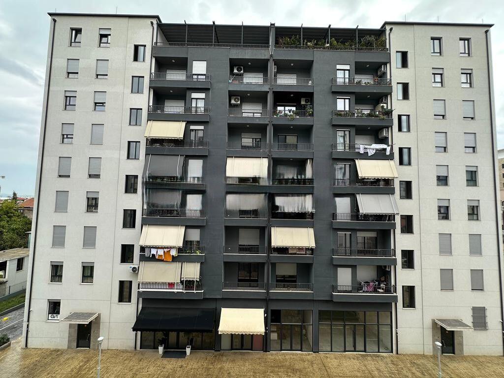 VENDESI APPARTAMENTO 2 + 1 + 2 + POSTO AUTO A KINOSTUDIO! 195.000 €