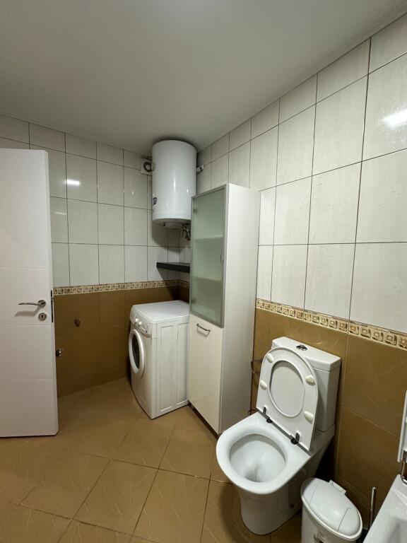 Jepet Me Qera Apartament 1+1+1 Ballkon