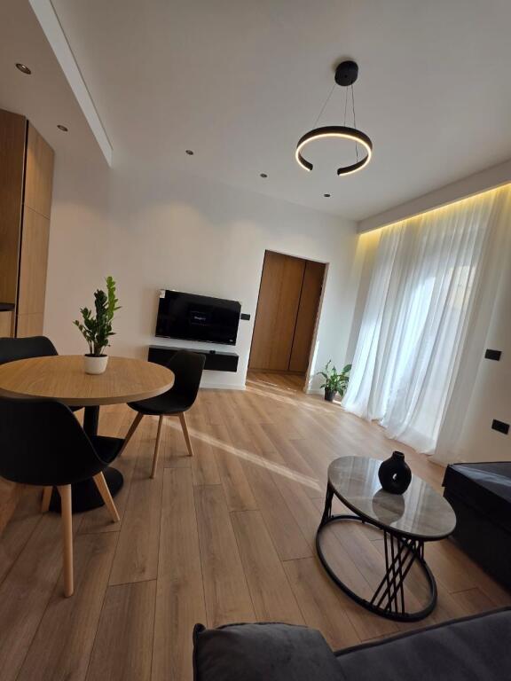 Apartament 1+1 për Shitje /  Liqeni i Thatë, Tiranë (ID8107)