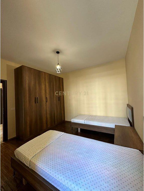 AFFITTASI APPARTAMENTO 3+1+2+GARAGE, VICINO A ISH-URT, DURRES !