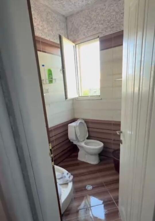 QERA 1+1+BALLKON ILIR SHANI SPITALI KATI 2 ME ASHENSOR  PER AFATGJATE JEPER PER CIFT