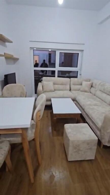 🏢Ne zonen e Ali Demit,Rezidenca Kadiu jepet me qera apartament 1+1,i sapo mobiluar.45,000Leke    