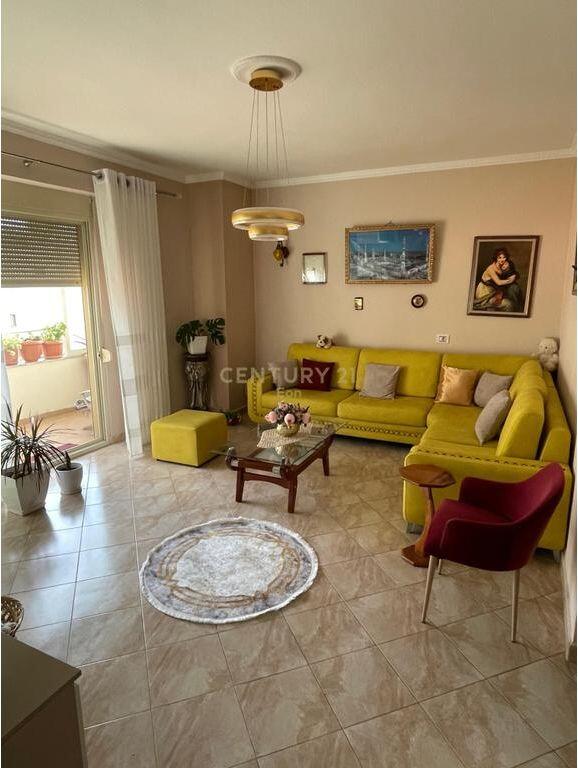 JEPET ME QIRA APARTAMENT 2+1+2 NE DURRES !