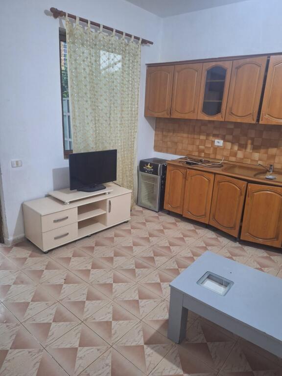 Jepet Me Qera Apartament 1+1+1 Ballkon